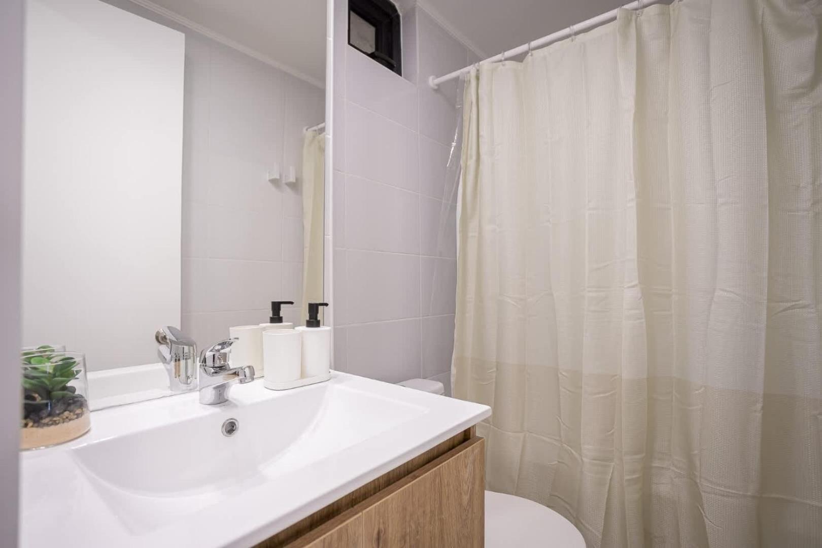 Apartamento Steps From Santa Ana Metro Station